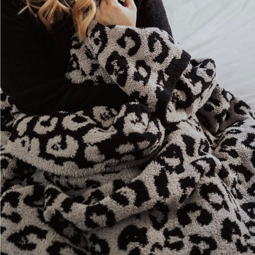 barefoot dreams blanket NEW** Offers of half off or more ignored or declined!!!